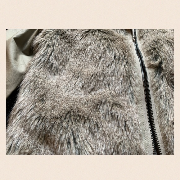 Jack BB Dakota Faux Fur Jacket - size small - EUC - Picture 4 of 8
